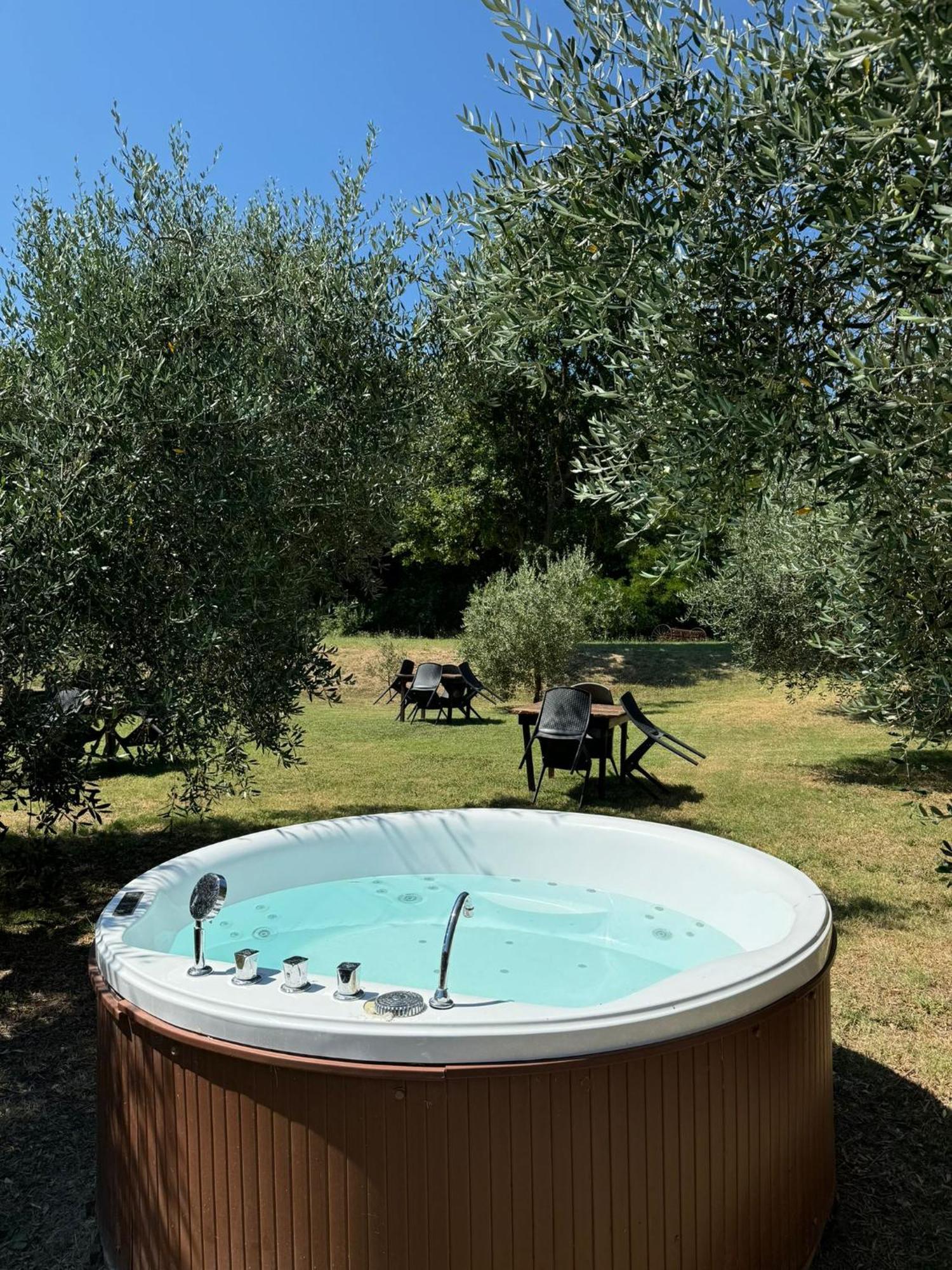 Agriturismo Diffuso Monte Oliveto Maggiore Chiusure Buitenkant foto